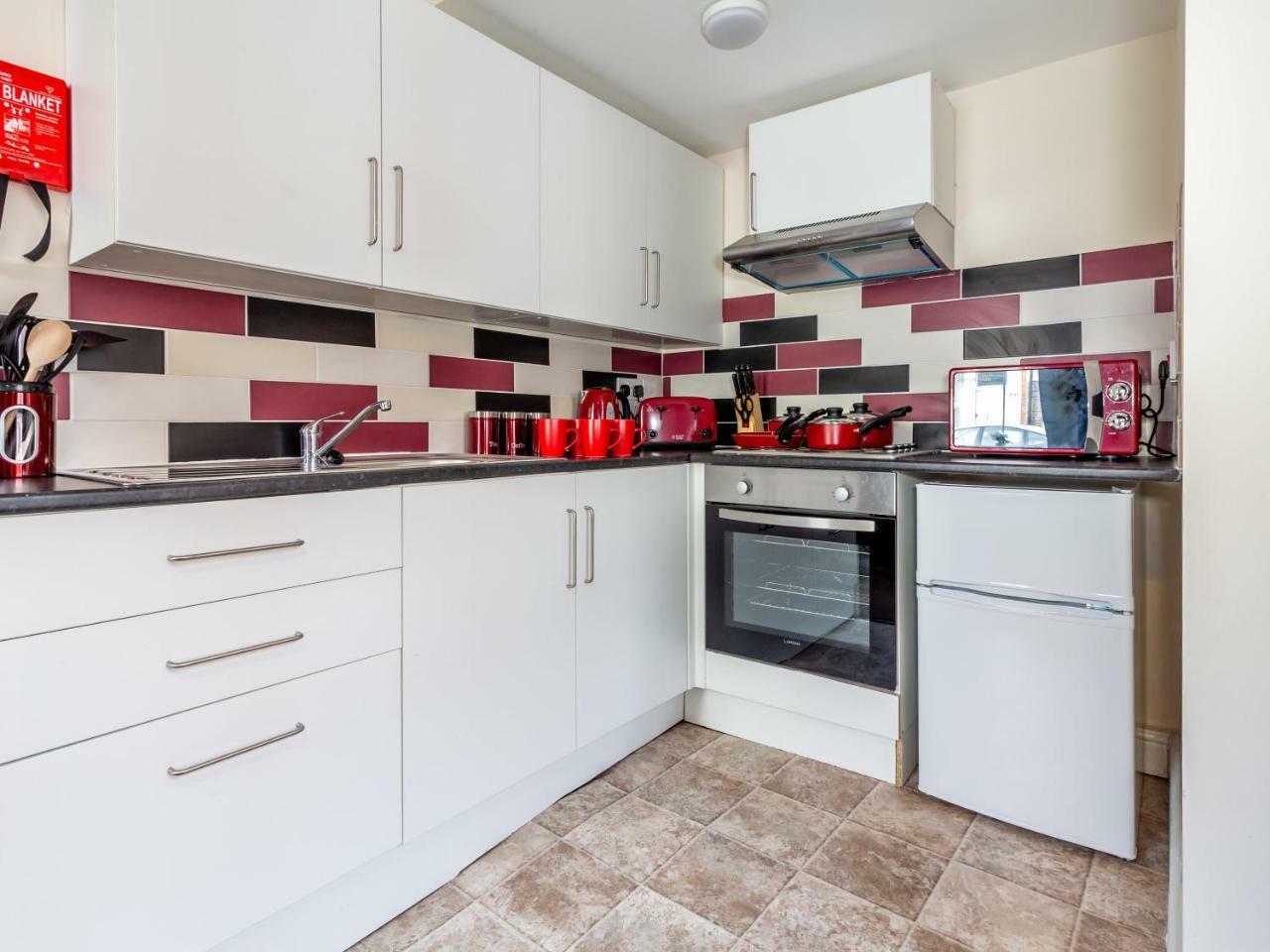 Northfield Street, Worcester City Centre - Guest Homes Екстериор снимка