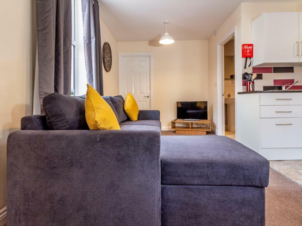 Northfield Street, Worcester City Centre - Guest Homes Екстериор снимка
