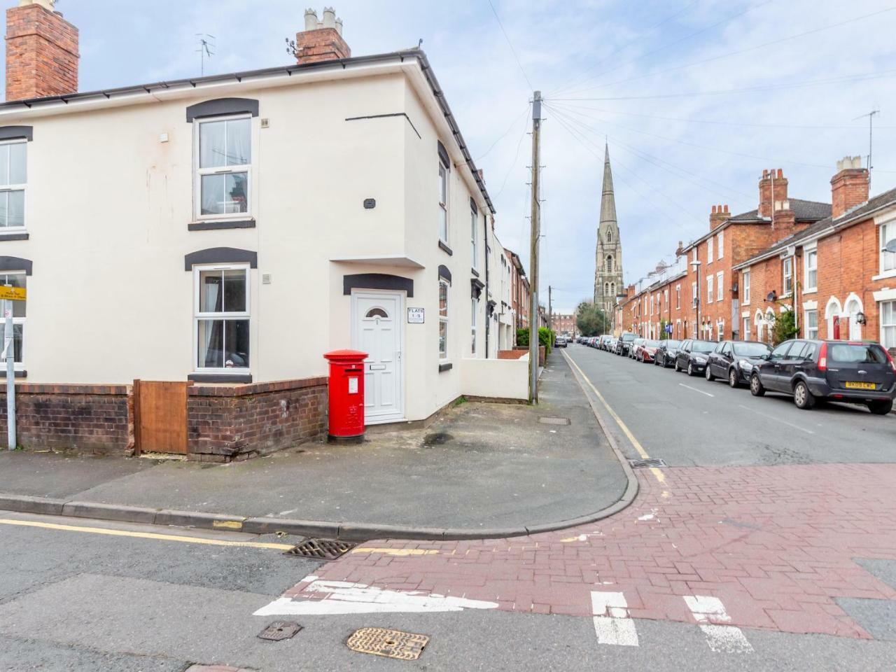 Northfield Street, Worcester City Centre - Guest Homes Екстериор снимка
