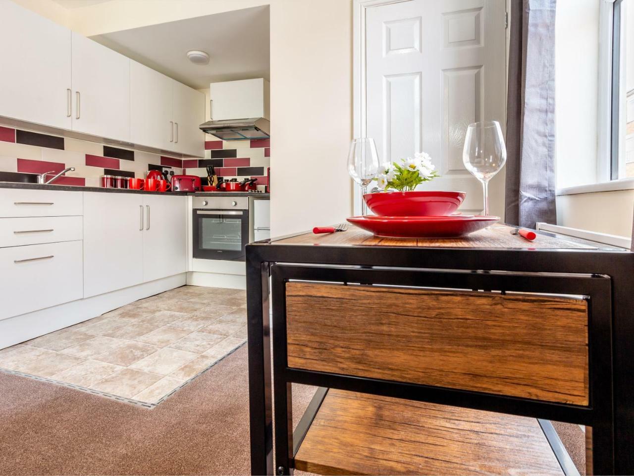 Northfield Street, Worcester City Centre - Guest Homes Екстериор снимка