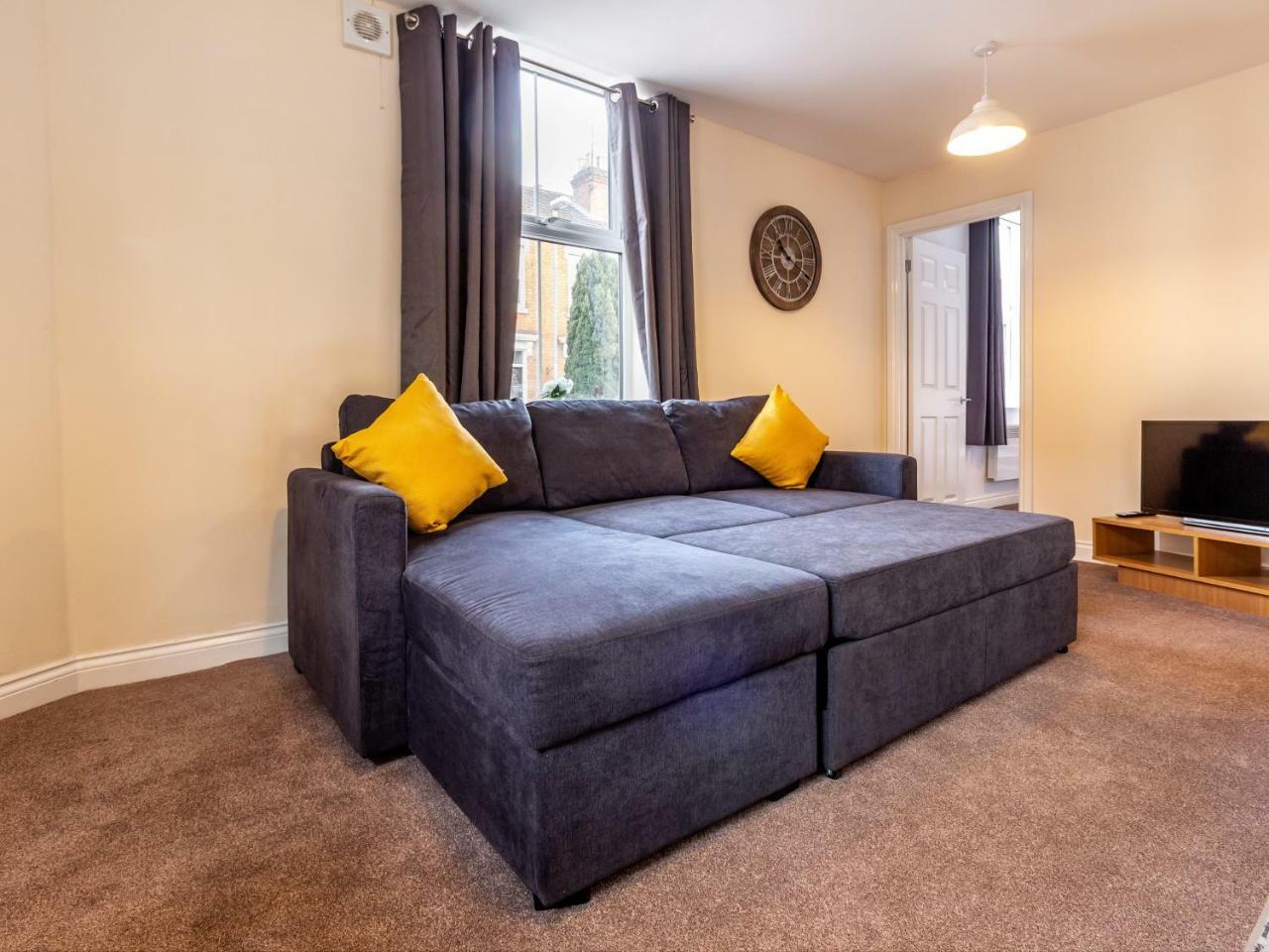 Northfield Street, Worcester City Centre - Guest Homes Екстериор снимка