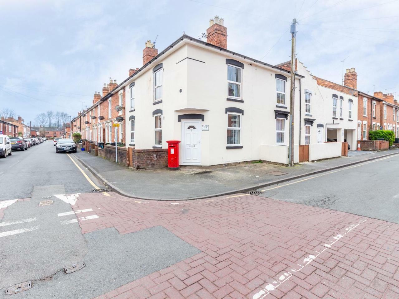 Northfield Street, Worcester City Centre - Guest Homes Екстериор снимка