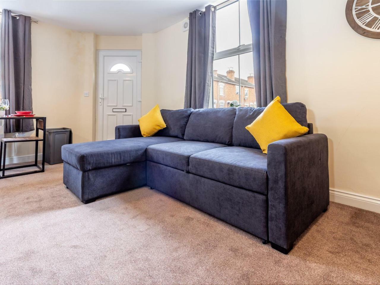 Northfield Street, Worcester City Centre - Guest Homes Екстериор снимка